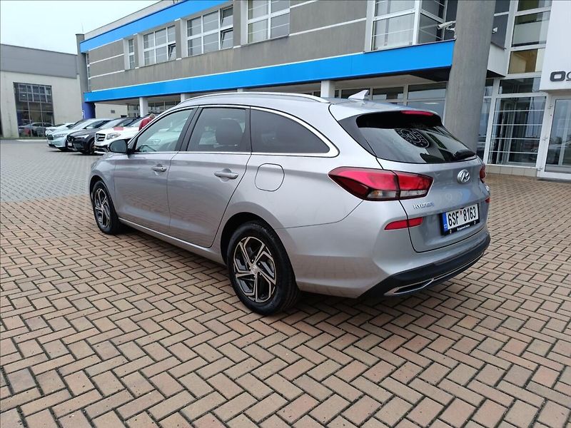 Hyundai i30 1,0 T-GDi DCT Smart - fotka 6 z 22