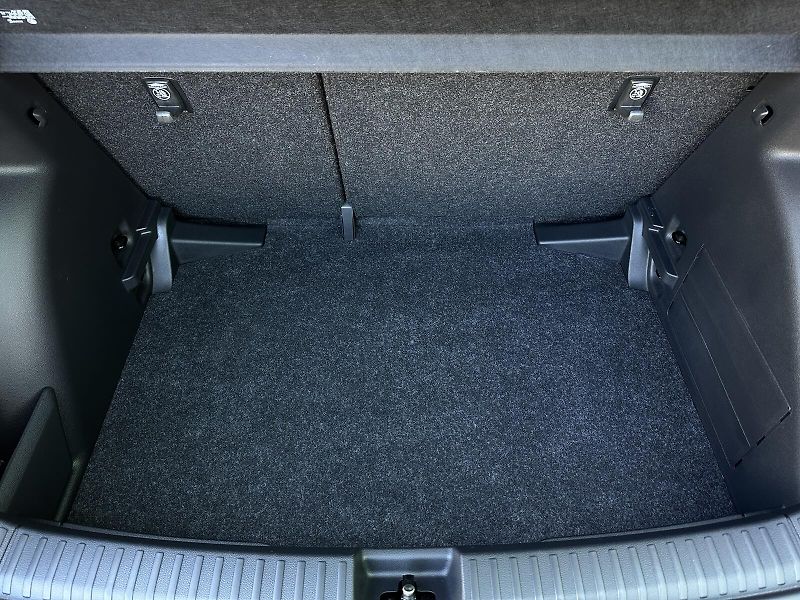 Škoda Fabia 1.0TSi Monte Carlo 116PS V.Coc - fotka 36 z 36