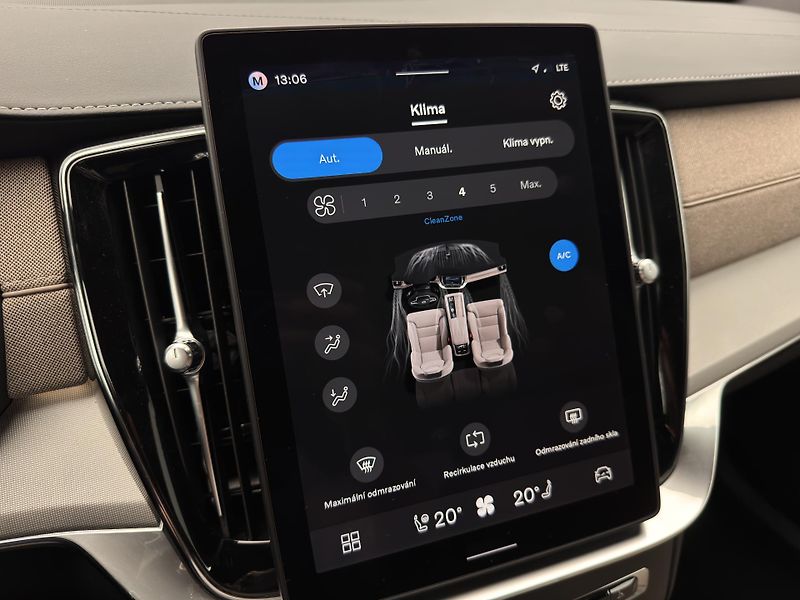 Volvo XC90 B5 AWD CORE CZ REZERVACE - fotka 40 z 44