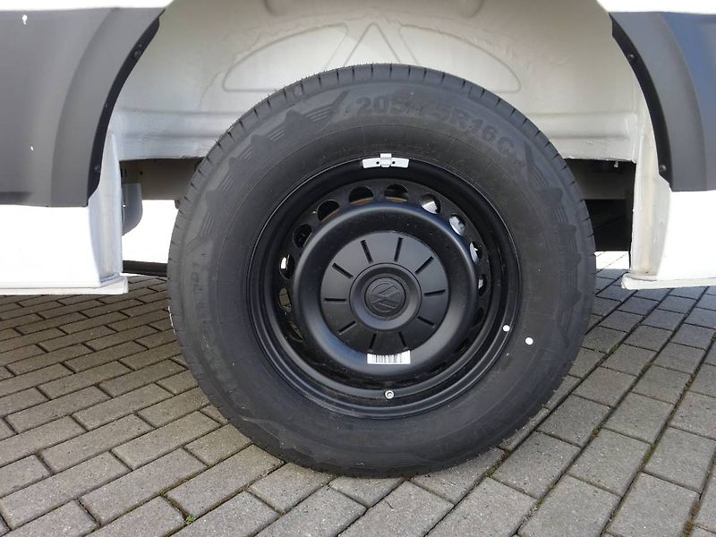 Volkswagen Crafter (2025) skříň 35 103kW 6G FWD DR - fotka 25 z 29