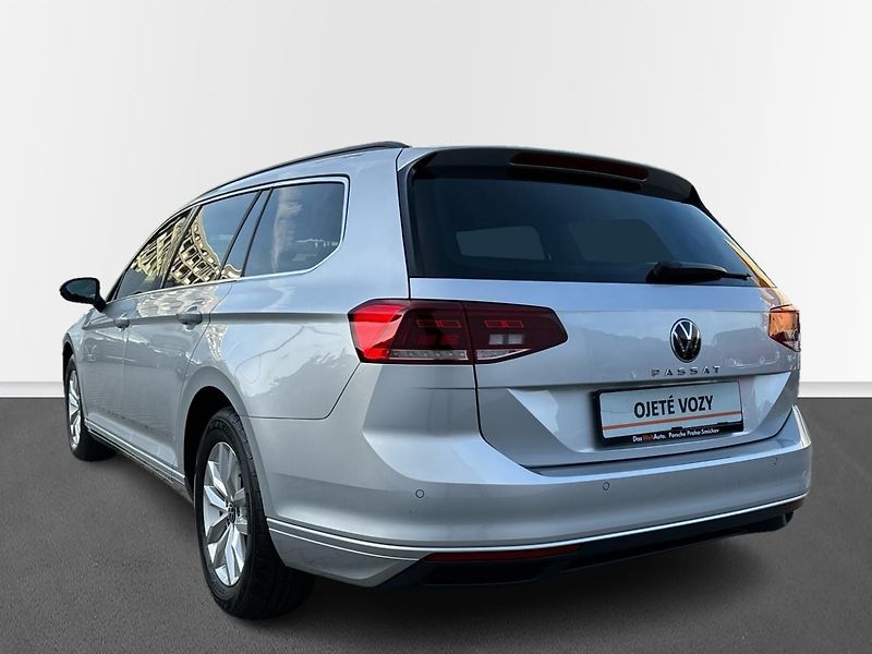 Volkswagen Passat Business Premium 2,0TDI 110kW - fotka 8 z 25