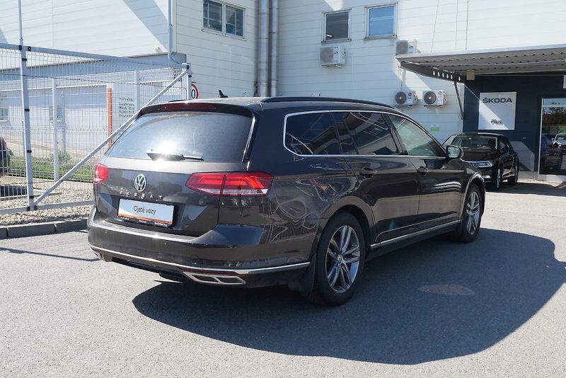 Volkswagen Passat - fotka 2 z 6