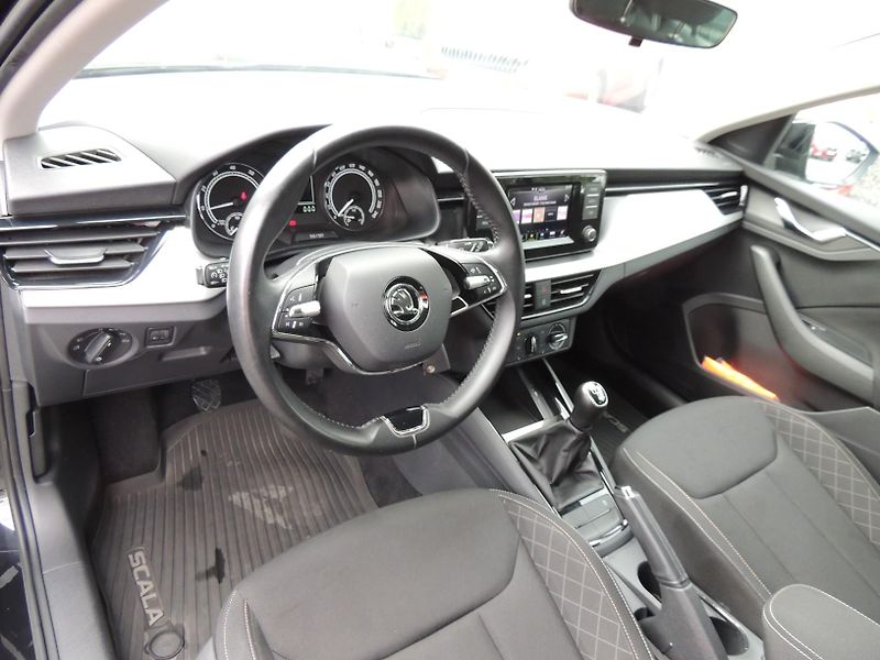 Škoda Scala (2022) 1.5TSi,110kw,AMB+,ČR,1.majitel - fotka 18 z 52
