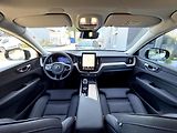 Volvo XC60 B5 AWD PLUS DARK // REZERVACE  - náhled 15