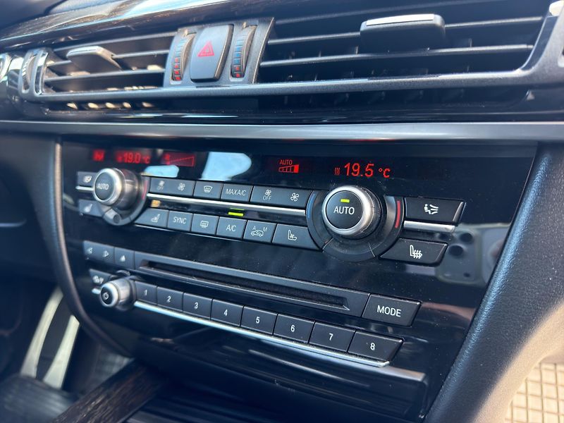 BMW X5 (2014) X5 4.0D 230KW M-PAKET - fotka 26 z 26