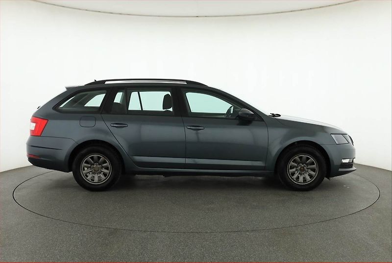 Škoda Octavia (2020) Ambition 1.6 TDI, Tempomat - fotka 6 z 14