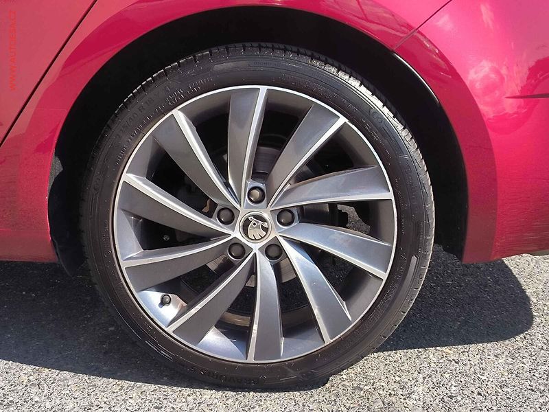 Škoda Octavia (2017) 2.0TDi 4x4, ČR, L&K, DSG - fotka 24 z 24
