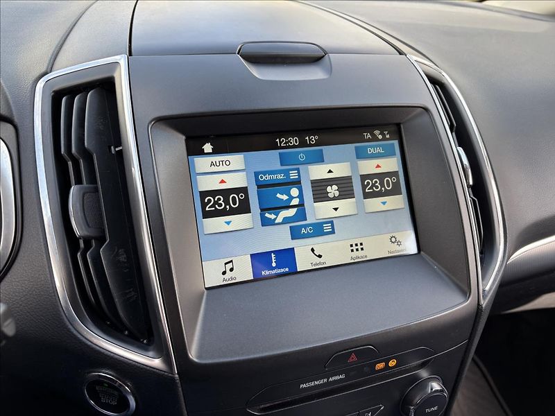 Ford S-MAX 2,0 TDCi 110 kW Titanium - fotka 36 z 45