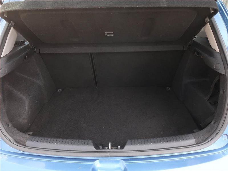Kia Ceed (2013) Silver 1.6 GDI, Serv.kniha - fotka 13 z 14