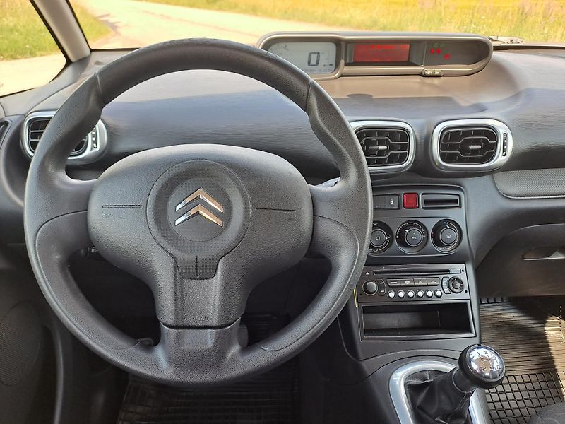 Citroën C3 Picasso (2011) 1.4 SERVISOVÁNO PĚKNÝ STAV - fotka 19 z 29