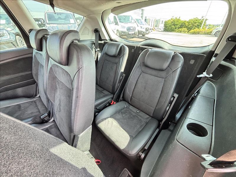 Ford S-MAX 2,0 TDCi 103kW Titanium 7 MÍST - fotka 13 z 24