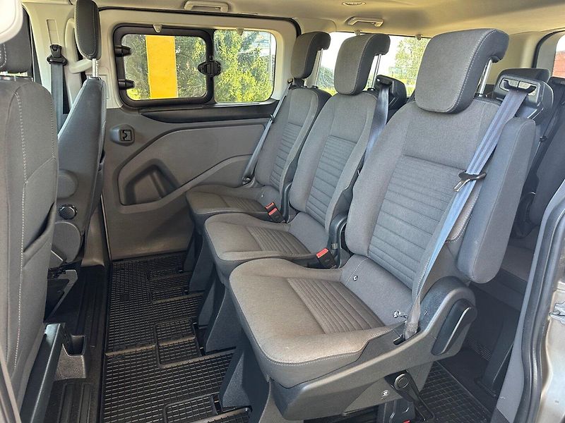 Ford Tourneo Custom (2019) 2.0TDCi TITANIUM, ČR, 1.MAJ. - fotka 16 z 19