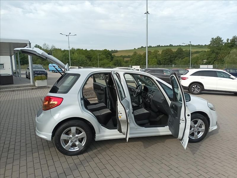 Suzuki SX4 1,6 VVT,79KW,VÝHŘEV,SERVIS, - fotka 9 z 38
