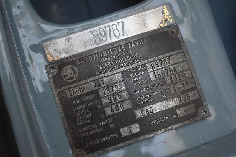 Sedan Škoda 720 je kompletní a provozuschopný