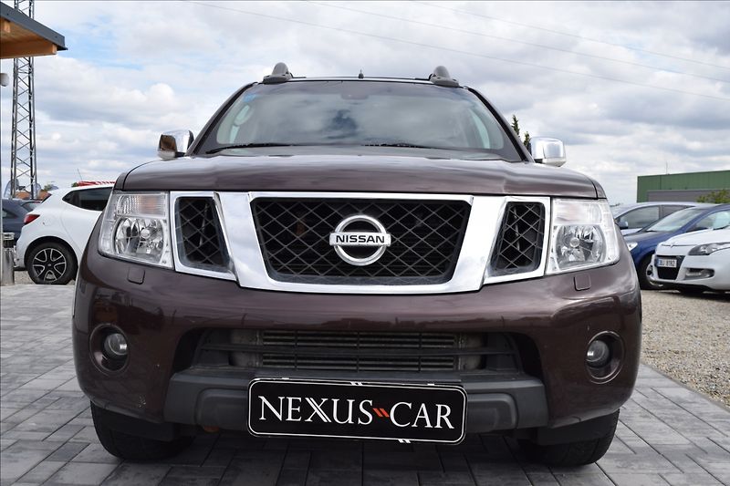 Nissan Navara 3,0 dCi V6 170KW TAŽNÉ 4X4 ALU - fotka 2 z 45