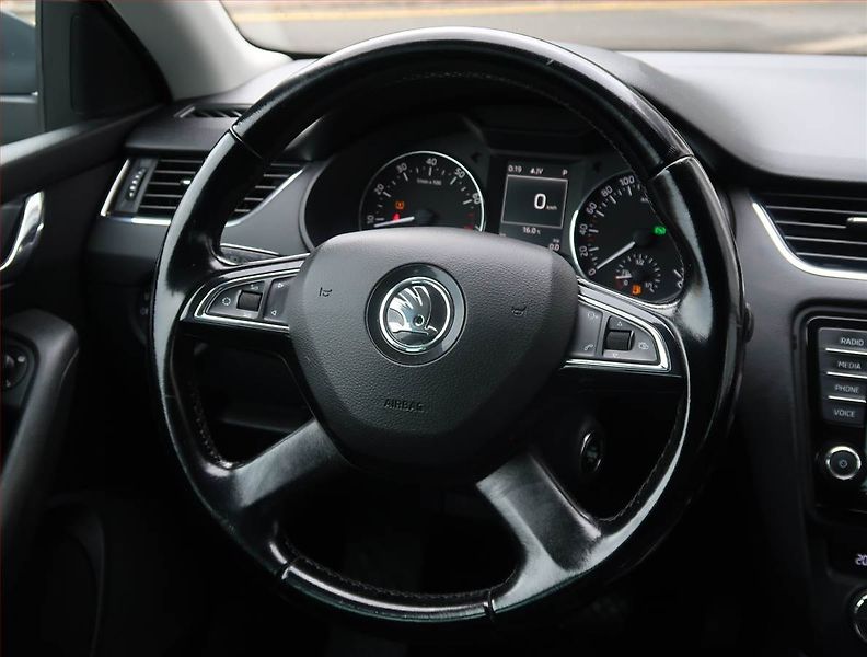 Škoda Octavia (2013) Elegance 1.8 TSI, 4X4 - fotka 23 z 23
