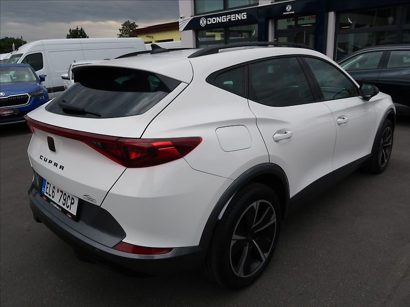 Cupra Formentor 1,4 TSi,150kW,e-Hybrid,DPH - fotka 2 z 29