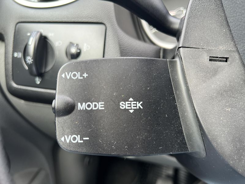 Ford Focus 1.4i 16v KOUPENO V ČR 1.MAJ. - fotka 13 z 34