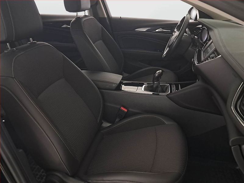 Opel Insignia (2017) 2.0 CDTI, Kůže, Tempomat - fotka 9 z 18