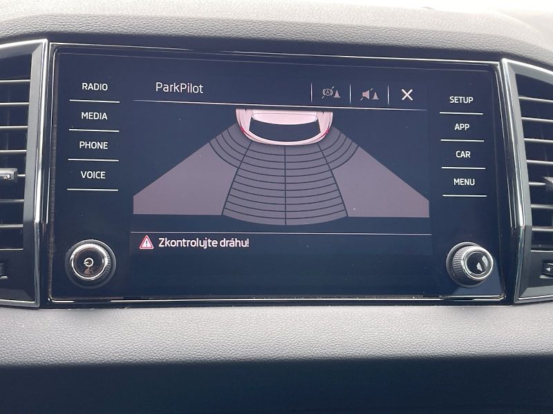 Škoda Karoq (2019) 1.5 TSI 110 kW Ambition Plus - fotka 14 z 31