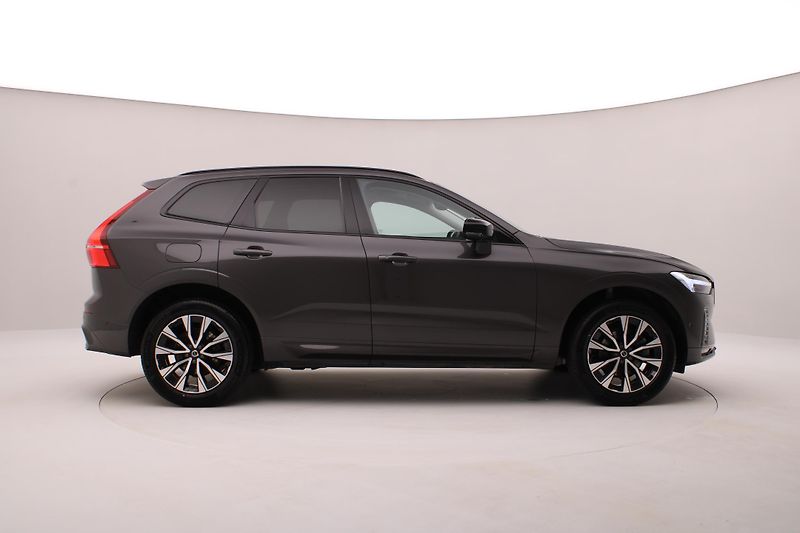 Volvo XC60 B5 AWD DARK PLUS REZERVACE - fotka 14 z 57
