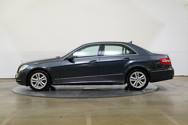 Mercedes-Benz Třídy E - fotka 3 z 23
