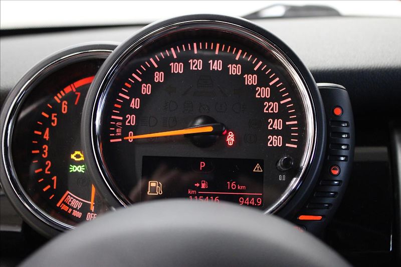Mini Cooper S 2,0 141 kW JCW 1.majitel - fotka 22 z 31