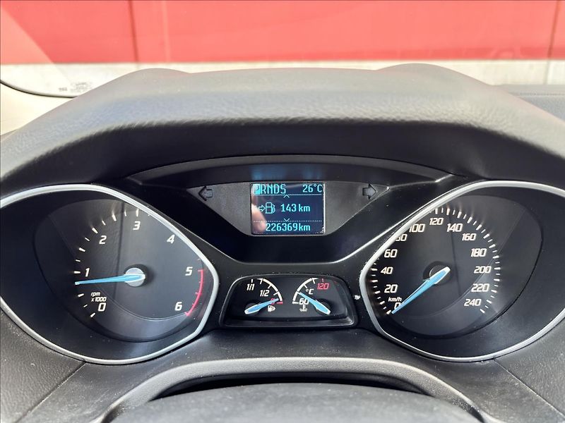 Ford Focus 2,0 TDCi 103kW AUT Titanium - fotka 21 z 27