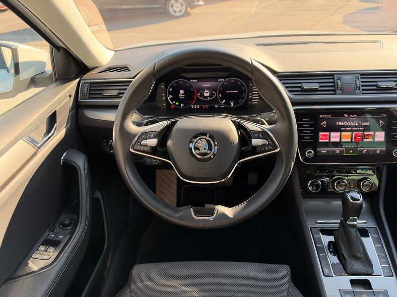 Škoda Superb (2021) Style 1.5 TSI DSG 110kW - fotka 16 z 37