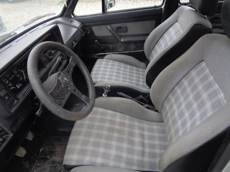 Volkswagen Golf 1,6 GX   Diesel - fotka 12 z 12