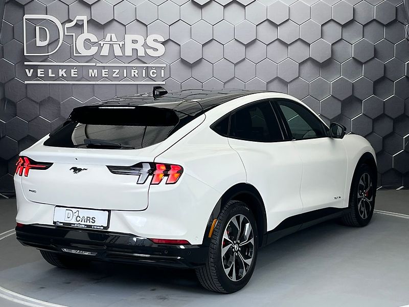 Ford Mustang Mach-E Standard Range AWD, SoH 93,1 % - fotka 6 z 53