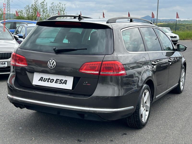 Volkswagen Passat (2013) 2.0TDi, DSG - fotka 4 z 17