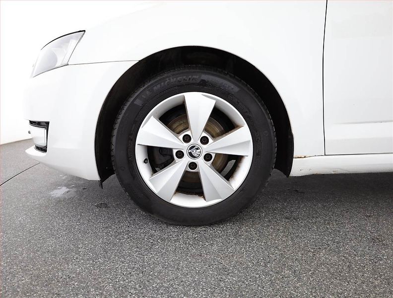 Škoda Octavia (2014) 1.6 TDI, Tempomat - fotka 13 z 14