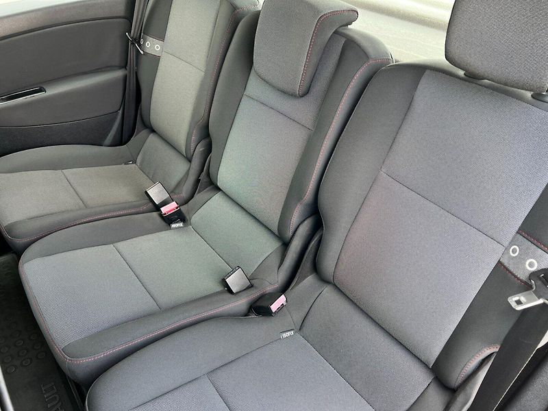 Renault Scénic (2012) 1.6 16V 81kW!ČR! Nové rozvody! - fotka 19 z 22