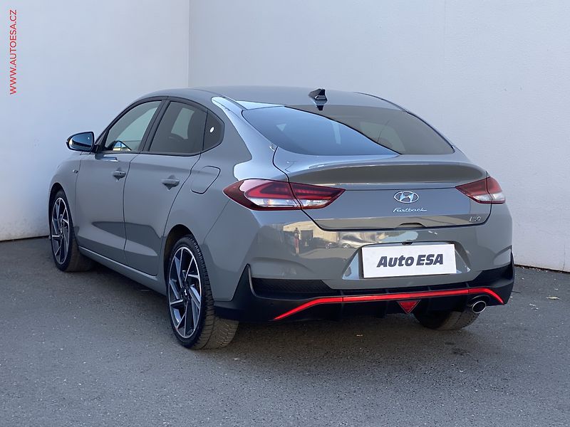 Hyundai i30 (2022) 1.5 T-GDi, N-Line - fotka 6 z 21