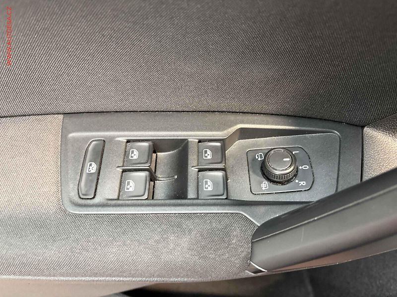 Volkswagen Tiguan (2019) 1.5 TSi, ČR, LED, autoAC - fotka 12 z 16