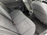 Volkswagen Golf 2.0 TDI 110kW Life - náhled 11