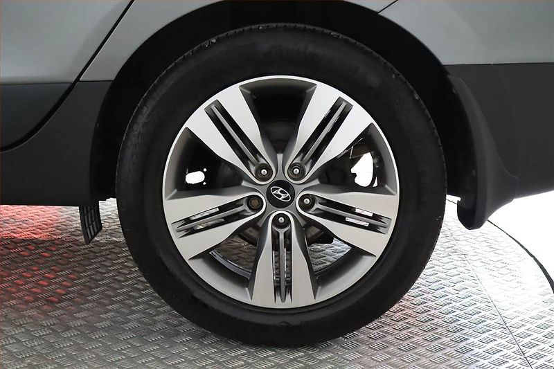 Hyundai ix35 (2014) 2.0 CRDi, 4X4, Serv.kniha - fotka 15 z 23
