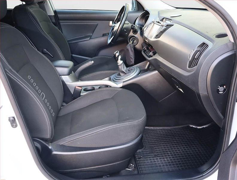 Kia Sportage (2015) 1.7 CRDi, Serv.kniha, Tempomat - fotka 9 z 17
