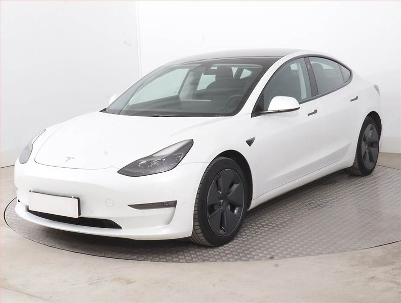 Tesla Model 3 (2021) Long Range 4WD 79kWh, SoH 91% - fotka 2 z 21