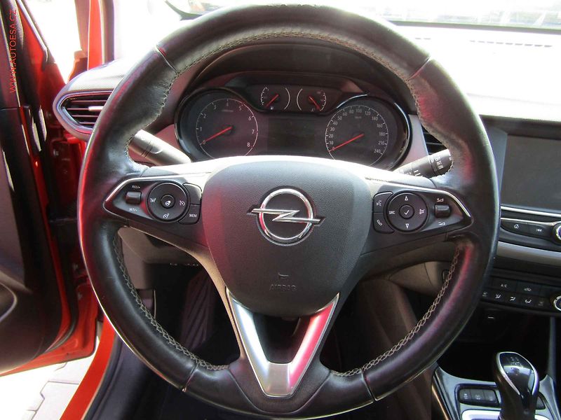Opel Crossland X (2020) 1.2i, AC, výhřev sed - fotka 14 z 17