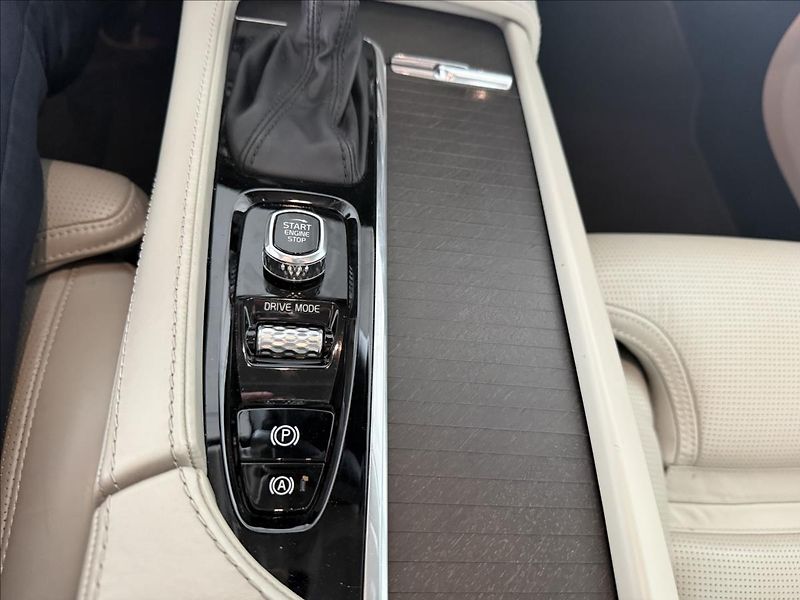 Volvo V90 2,0   173kW,CROSSCOUNTRY,SERVI - fotka 26 z 35
