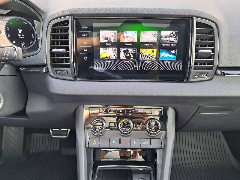 Škoda Karoq (2022) SPORTLINE Exclusive 1.5 TSI / - fotka 16 z 31