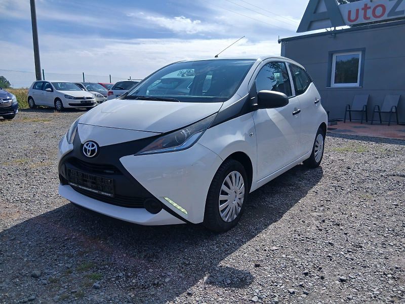 Toyota Aygo 1.0, 51 kW, klima - fotka 2 z 38