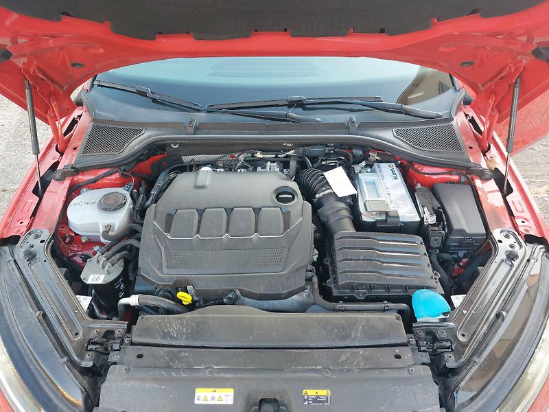 Škoda Octavia 2,0 TDi 85kw Ambition Plus - fotka 16 z 16