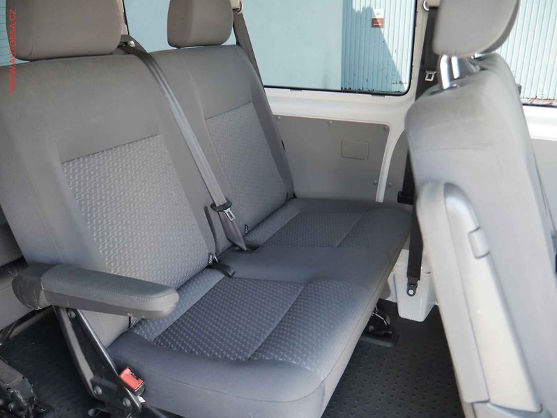 Volkswagen Transporter (2014) 2.0TDi L2 9míst, AC, kamera - fotka 8 z 12