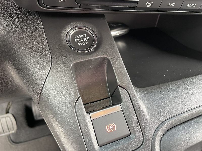 Toyota ProAce City Verso 1.5D 130k Long ODBĚR 6/2026 - fotka 29 z 29