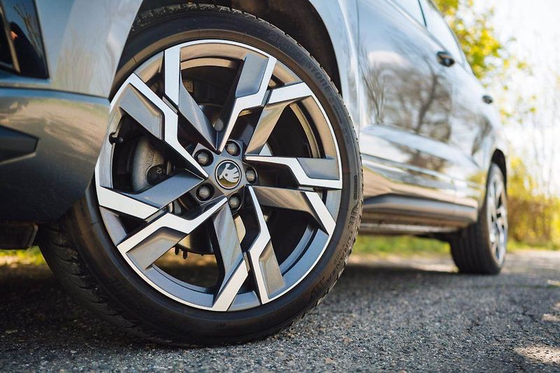 Škoda Karoq (2025) 2.0 TDI, 4X4, Navigace - fotka 11 z 32
