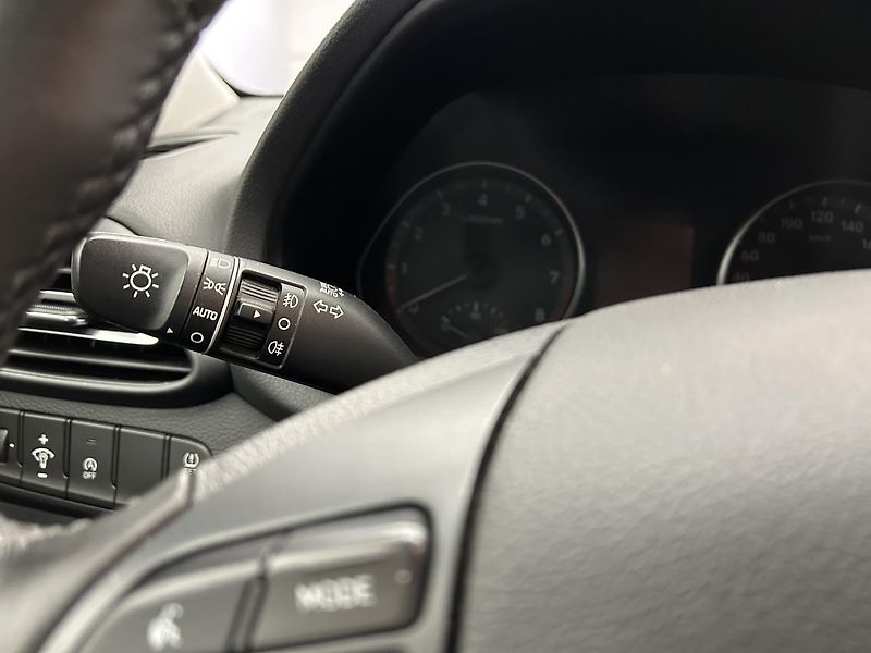 Hyundai i30 1.5 T-GDi Smart - fotka 11 z 27