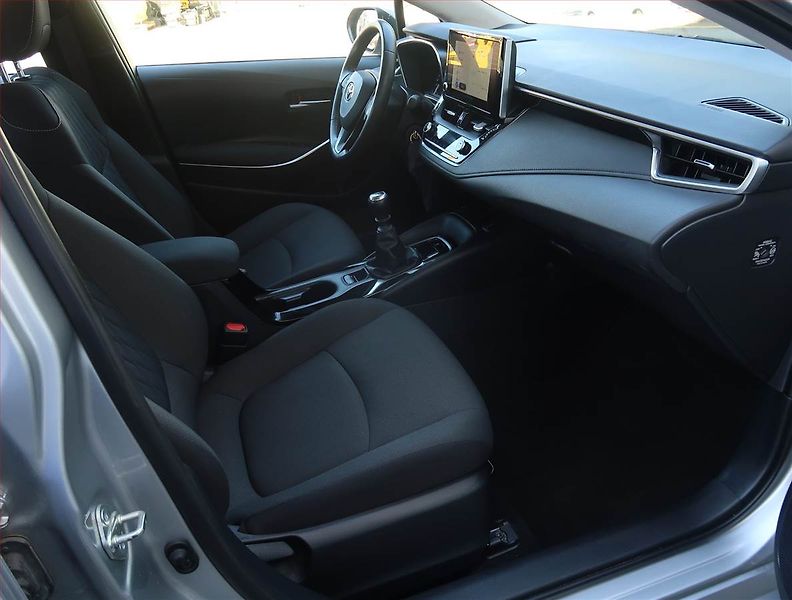Toyota Corolla (2023) Comfort 1.5 VVT-i, ČR,1.maj - fotka 9 z 18